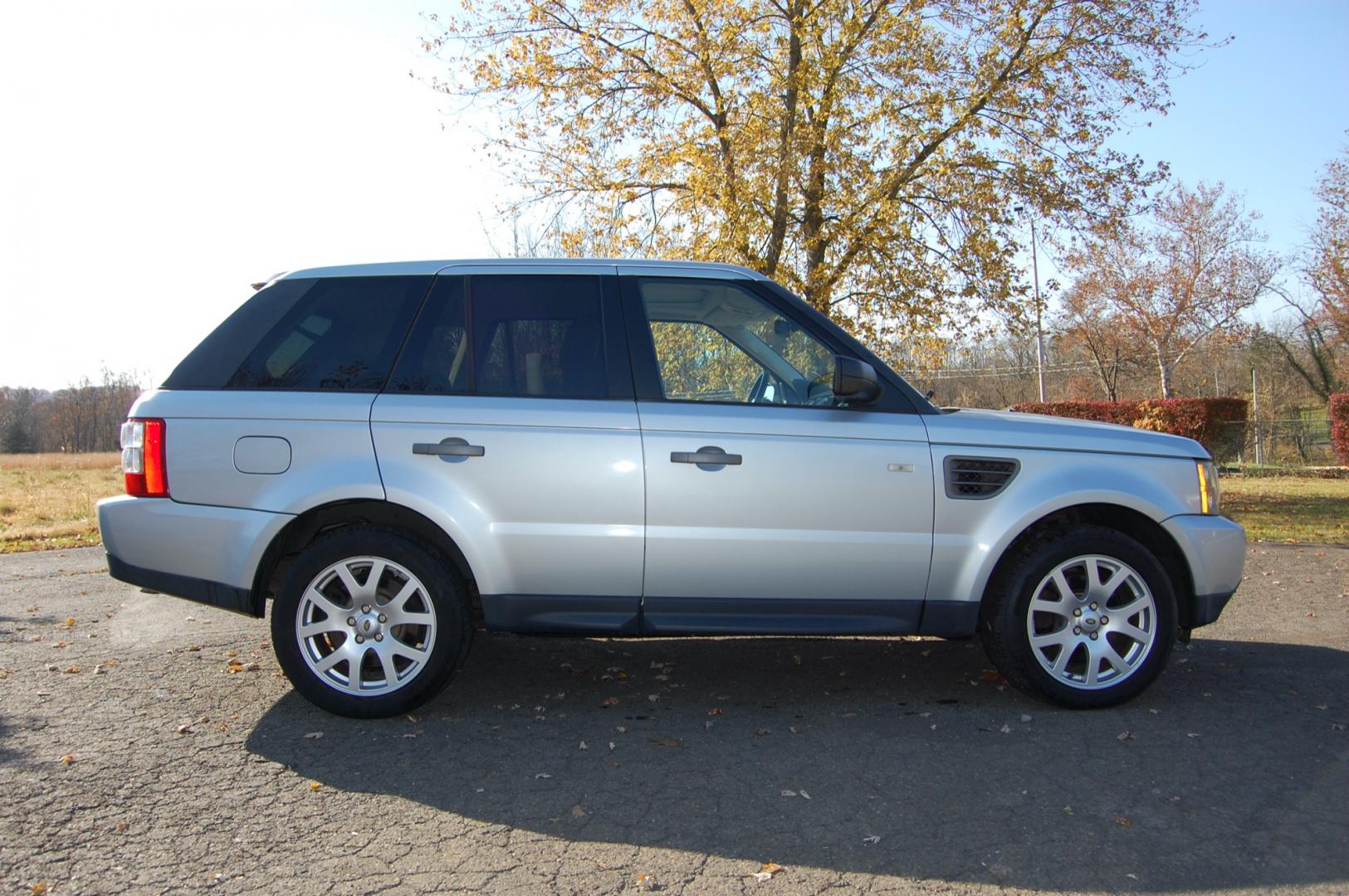 2009 Silver /Beige Leather Land Rover Range Rover Sport HSE (SALSK25419A) with an 4.4L V8 DOHC 32V engine, Automatic transmission, located at 6528 Lower York Road, New Hope, PA, 18938, (215) 862-9555, 40.358707, -74.977882 - Here we have a nice Range Rover Sport with a 4.4L V8 putting power to all four wheels via an automatic shifting transmission. The interior offers beige leather with wood trim, keyless entry, dual climate controls, heated seats front and back, AM/FM/CD/AUX radio with navigation, Harman/Kardon speaker - Photo#6